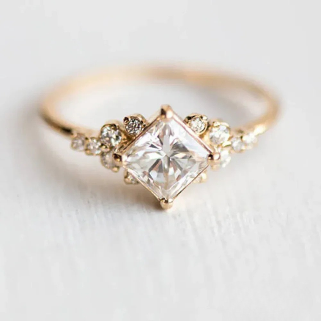 Anello Eleganza Regale