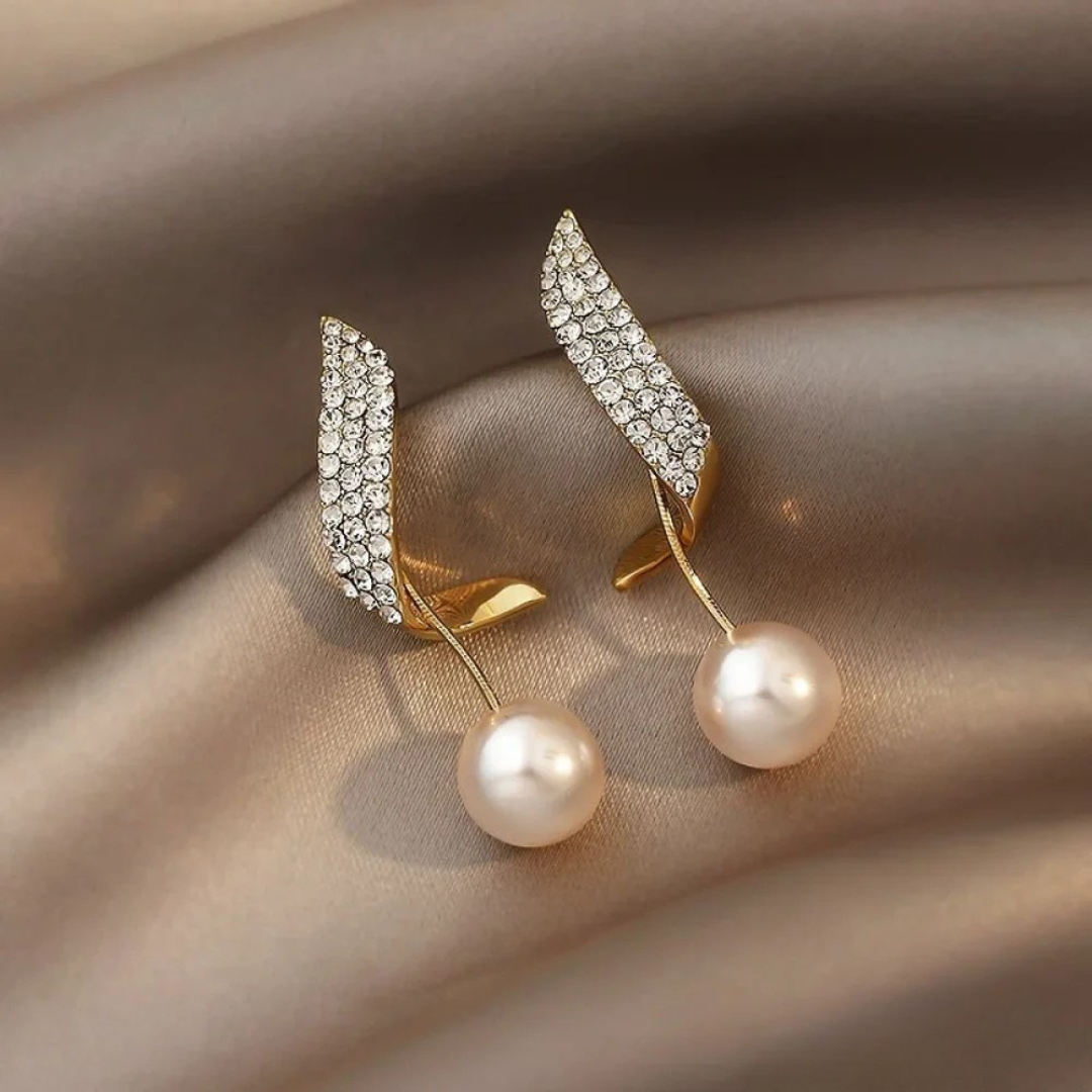 Orecchini Eleganti a Goccia di Perla in Oro