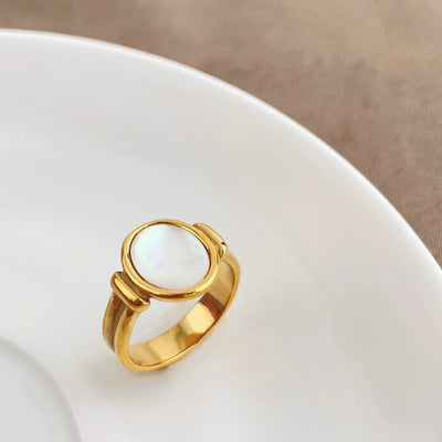Anello Eleganza Chic con Perla