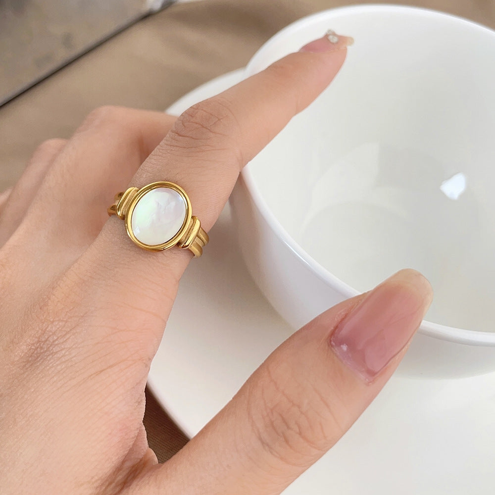 Anello Eleganza Chic con Perla