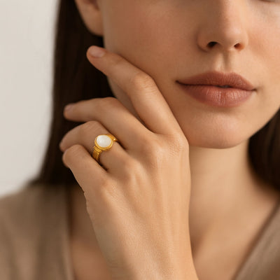 Anello Eleganza Chic con Perla