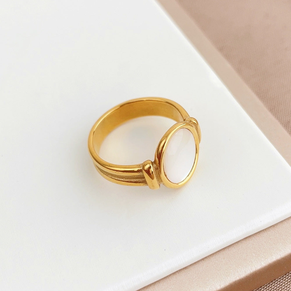 Anello Eleganza Chic con Perla