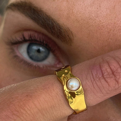 Anello in Perla d'Oro Naturale Senza Tempo