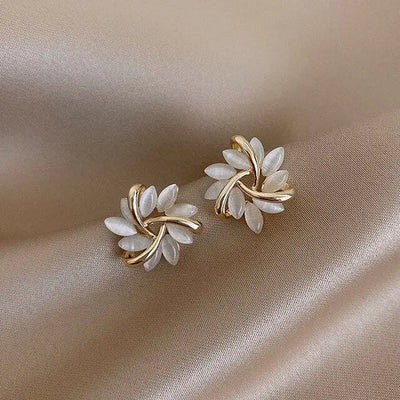 Orecchini di opale bianco di lusso in oro