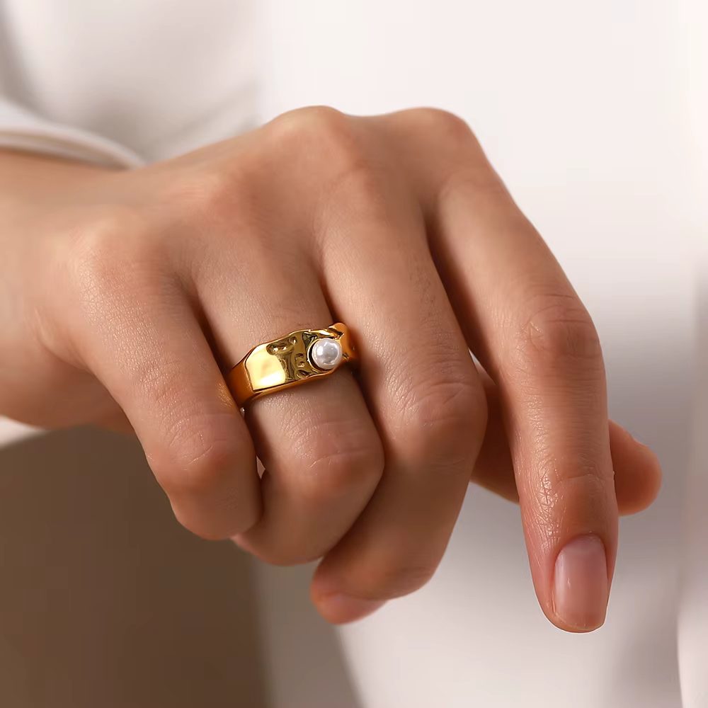 Anello in Perla d'Oro Naturale Senza Tempo