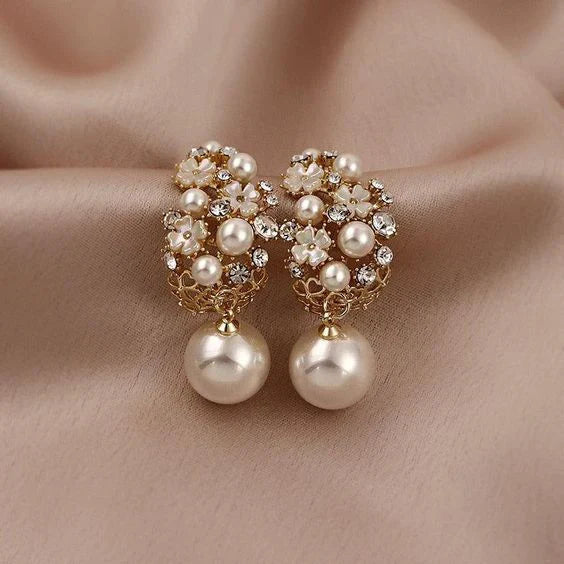 Orecchini Eleganti con Perle e Fiori