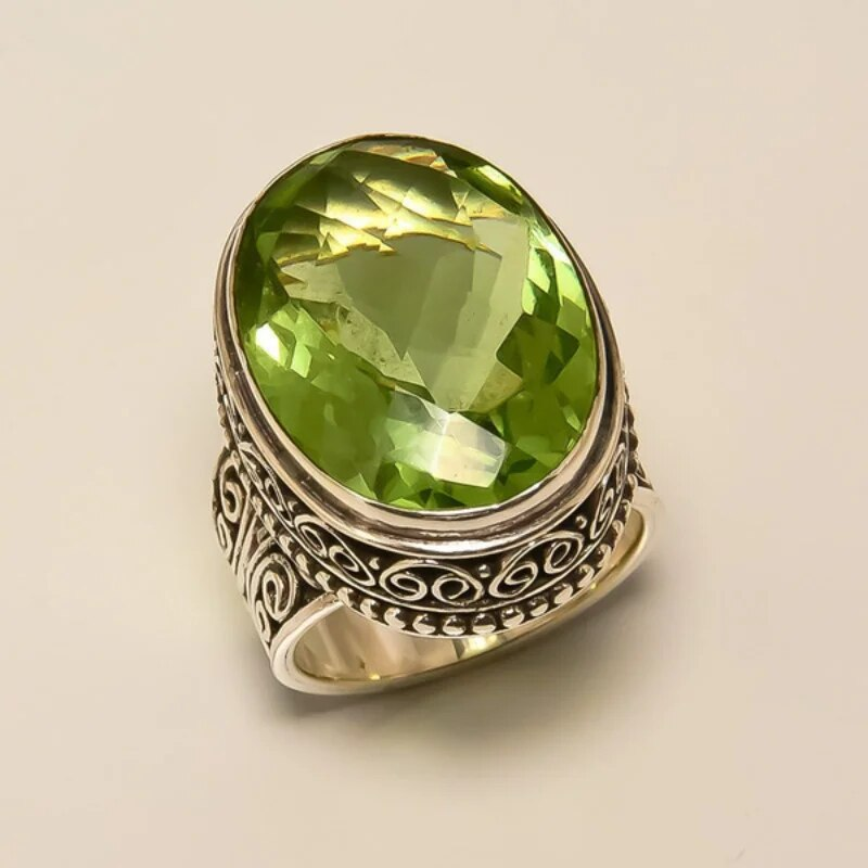 Anello in Cristallo d'Oliva Senza Tempo